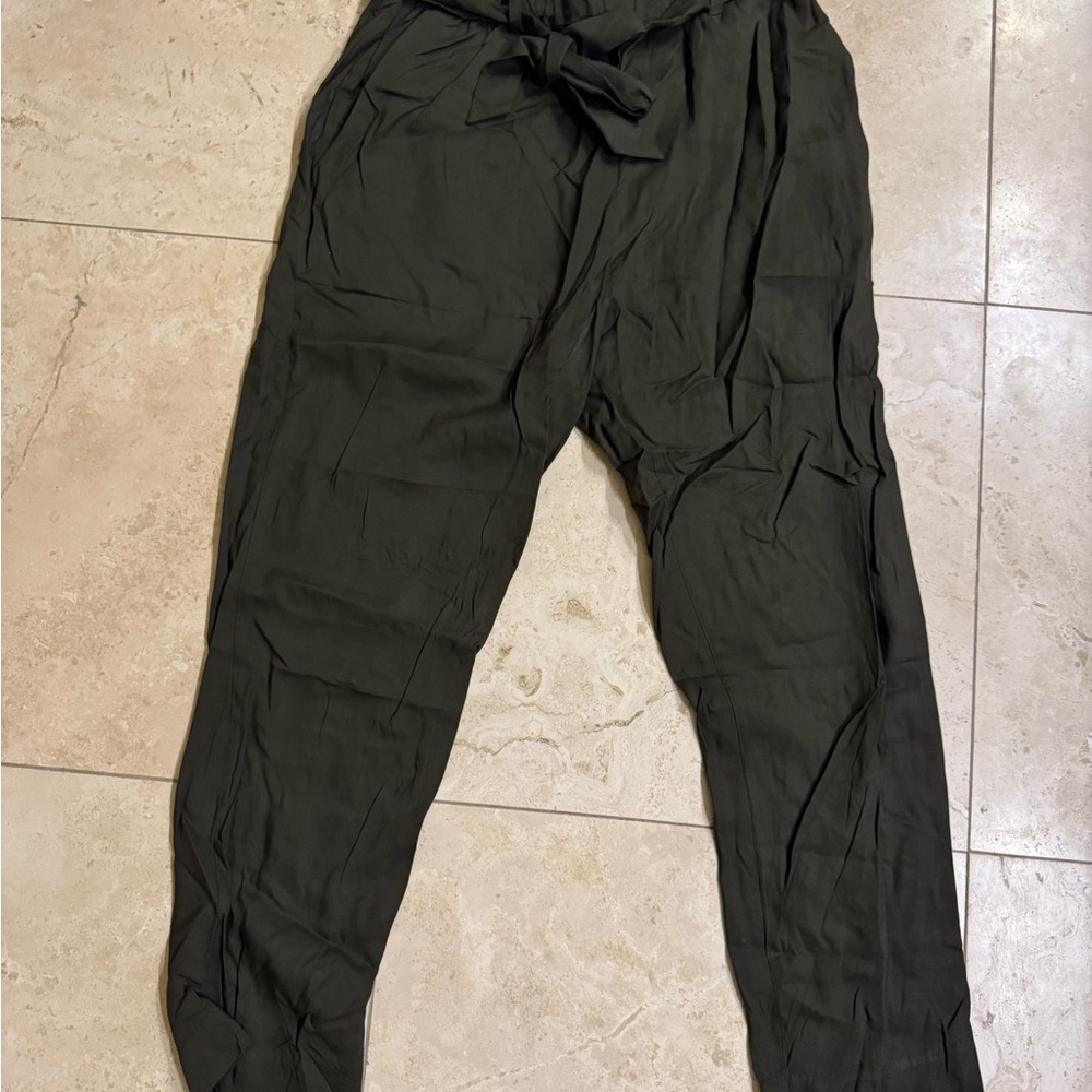 H&M scrunch waist Fabric Olive Green Pants